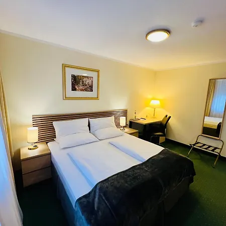 Hotel Residenz Stockstadt 3*